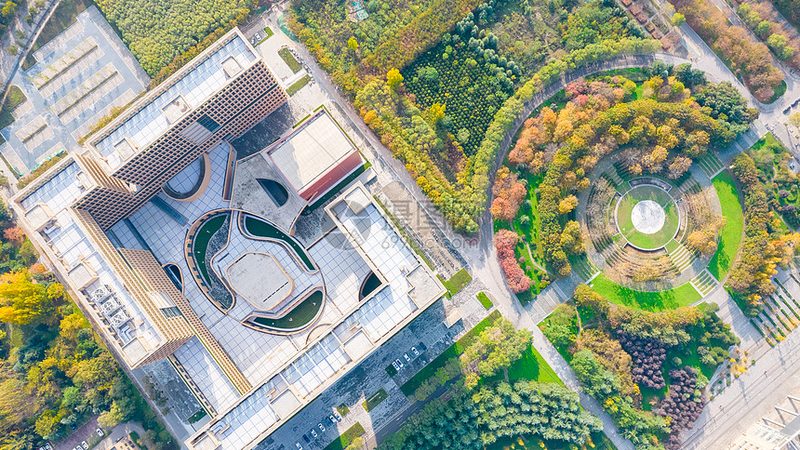 揭秘芯片制造：光刻工艺的奥秘与挑战