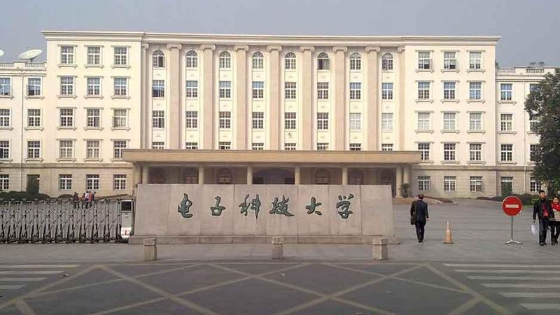 集电极开路输出光耦：揭秘其选型要点与误区