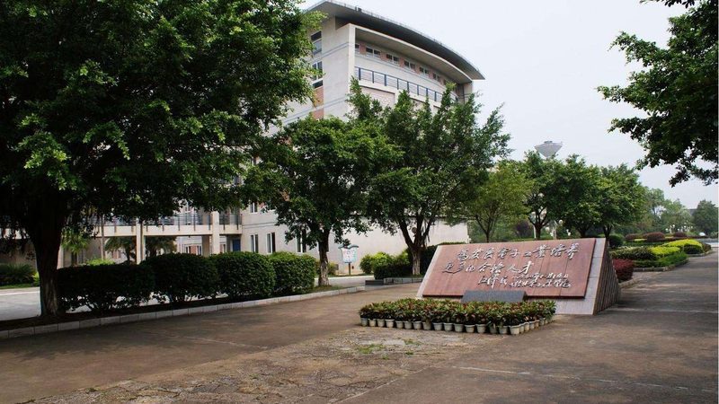 上海电子加工价格差异解析：揭秘影响成本的关键因素